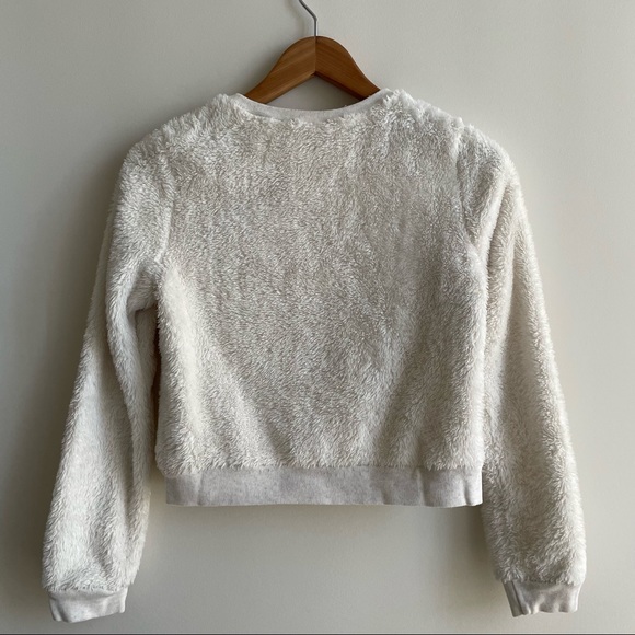 Abercrombie Fitch cropped white fuzzy sweater - Picture 4 of 5